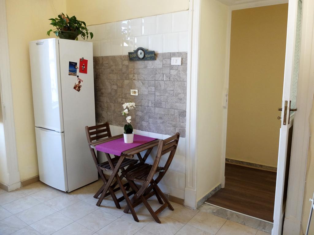 Floridiana - Bh3 Apartment Наполи Стая снимка